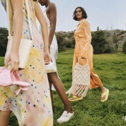 3 módní pravidla, která je třeba letos v létě porušit