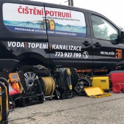 Firma Vycistime-potrubi.cz vám i v neděli vyčistí ucpané potrubí až k septiku