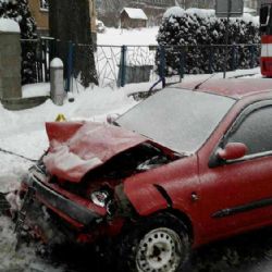 Aš: Na Selbské ulici se srazila auta