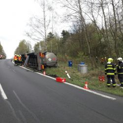 Boč: Havárie cisterny s benzínem uzavřela silnici na Chomutov na dlouhé hodiny