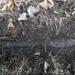 Březová, Kostelní Bříza: Nález protitankové střely a nevybuchlé munice