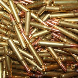 Černý mlýn: Policisté našli u muže v autě dvě zbraně a stovky nábojů