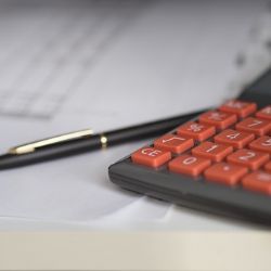 Cheb: Sedm let nevedla účetnictví. Hrozí jí až dva roky