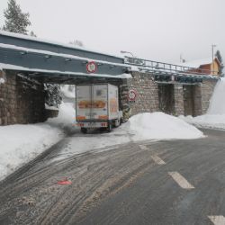 Horní Blatná: Vozidlo narazilo do viaduktu