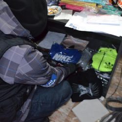 Karlovy Vary: Nabízeli přes internet padělané zboží za miliony