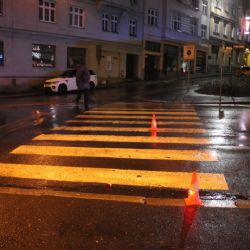 Karlovy Vary: Policie hledá svědka nehody. Pomozte při hledání