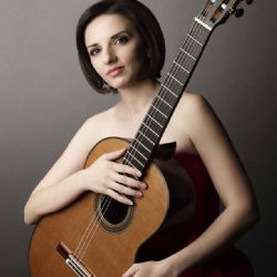 Karlovy Vary: Symfonický orchestr hostí kytarovou sólistku Miriam Rodriguez Brüllovou