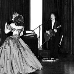 Loket: Město chystá Reprezentační ples s Tomášem Savkou