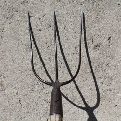 Nové Sedlo: Zaútočil vidlemi do obličeje svého otce