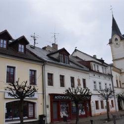 Ostrov: Dotace na opravy fasád. Získat můžete až šestset tisíc