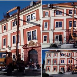 Ostrov: Pozor na padající sníh a led ze střech domů