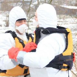 Region: Hasiči budou sbírat uhynulé ptáky jen na těžko přístupných místech. Starat se musí obce