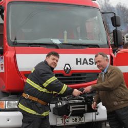 Skalná: Dobrovolní hasiči mají nové vybavení pořízené s příspěvkem kraje