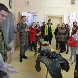Sokolov: Vojáci 4. brigády rychlého nasazení se předvedli studentům