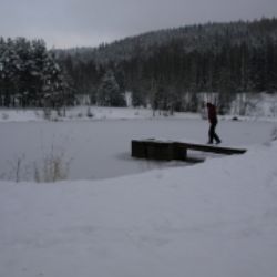 Výkyvy teplot zapříčiňují tání ledu a sněhu