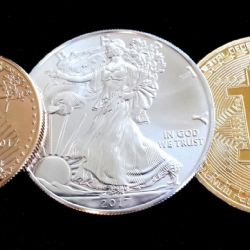 Investice do zlata, nebo investice do kryptoměn? Co se rychleji zhodnotí?