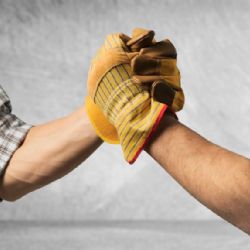 Jak na výběr pracovních rukavic? Klíčovou roli hraje jejich využití