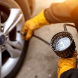 Kompresory a zvedáky pro autoservisy