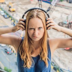 Nepodceňujte význam kročejové izolace. Pohodu nastolí i komfortní rolety