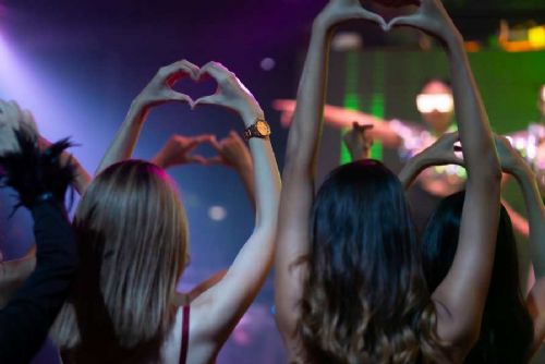 obrázek:Goldfingers Prague mění bývalé divadlo na scénu současné zábavy