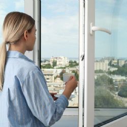 Plastová okna? Rok od roku chytřejší volba. Domov promění v oázu klidu