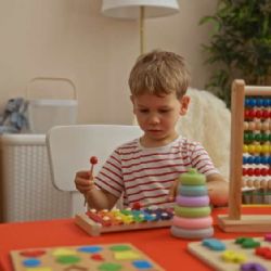 Výběr správných hraček pro děti: Klíč k rozvoji, zábavě a poznávání