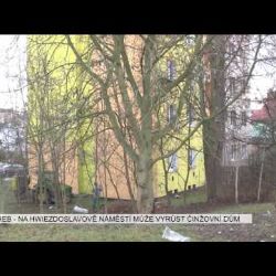 Cheb: Na Hwiezdoslavově náměstí chce město nový činžovní dům (TV Západ)