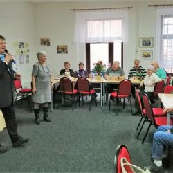 Aš: Starosta Vítězslav Kokoř popřál ašským seniorkám k MDŽ