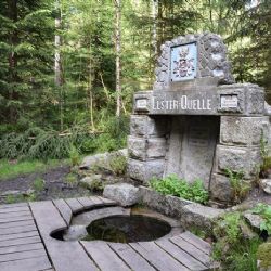 Ašsko: 125 let památníku Bílého Halštrova turisté připomenou hvězdicovým pochodem