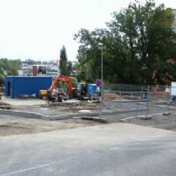 Cheb: Na Zlatém Vrchu se dokončuje nové parkoviště