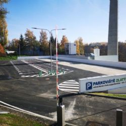 Cheb: Parkoviště na Zlatém vrchu je již dokončeno