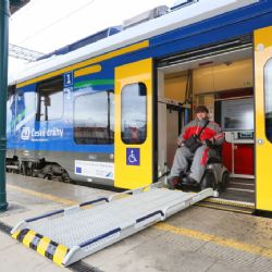 Do vlaků se vrací i cestující s handicapem, letos mají k dispozici rekordní počet bezbariérových spojů