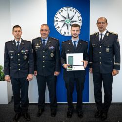 Karlovarská kraj: Policista převzal ocenění z rukou policejního prezidenta