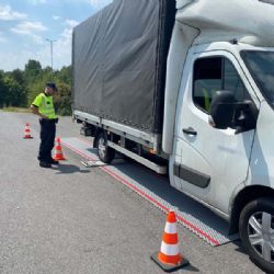 Karlovarsko: Celníci zjistili u jednoho z kontrolovaných vozidel přetížení o více než 3,3 tuny