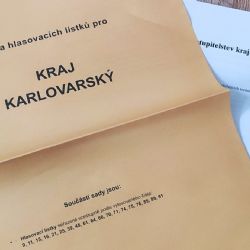 Karlovarský kraj: Chyba v hlasovacích sadách, lístky některých stran se nedostaly k voličům