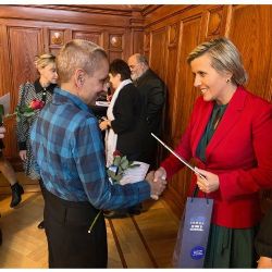 Karlovy Vary: Dárci krve převzali v Císařských lázních ocenění v podobě Zlatých křížů