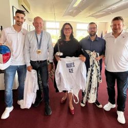 Karlovy Vary: Hejtman přivítal bronzového olympionika Martina Rubeše spolu s jeho trenérem na krajském úřadě