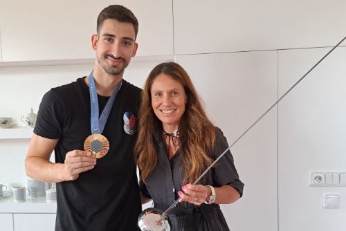 Foto: Karlovy Vary: Magistrát poctil návštěvou bronzový olympionik