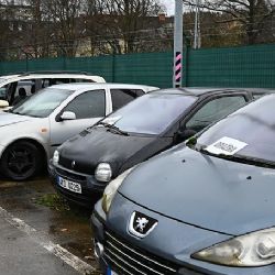 Karlovy Vary: Město vydražilo dalších 21 odstavených aut