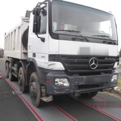 Karlovy Vary: Nákladní vozidlo bylo přetíženo o 13 tun