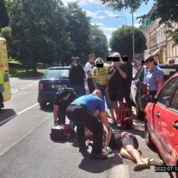 Karlovy Vary: Nehoda u služebny městské policie
