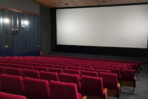 Foto: Karlovy Vary: Obnovené Kino Čas opět vítá diváky