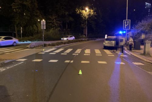 Foto: Karlovy Vary: Policie pátrá po svědcích dopravní nehody