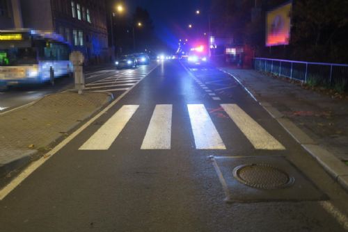 Foto: Karlovy Vary: Policie pátrá po svědcích dopravní nehody