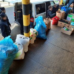 Karlovy Vary: Policisté uspořádali sbírku pro maminky s dětmi