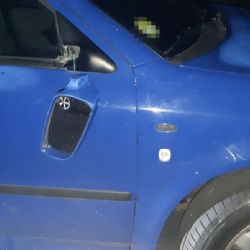 Karlovy Vary: Poškodil několik vozidel