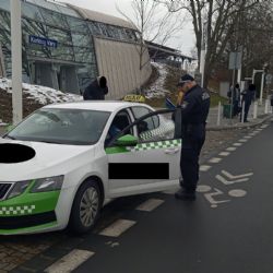 Karlovy Vary: Strážníci kontrolovali taxislužby