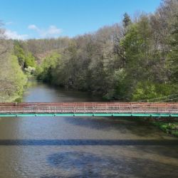 Karlovy Vary: V pondělí se uzavře lávka na cyklostezce v Tašovicích. Její stav si žádá rozsáhlou opravu