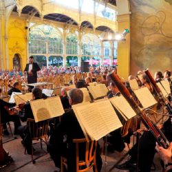 Kolonádní koncerty západočeského orchestru otevírají hlavní sezonu v Mariánských Lázních 