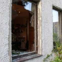 Mariánské Lázně: Napadl svou matku, poté jí vyhrožoval sekerou v ruce